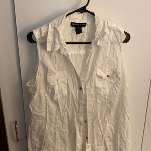 Sleeveless button up